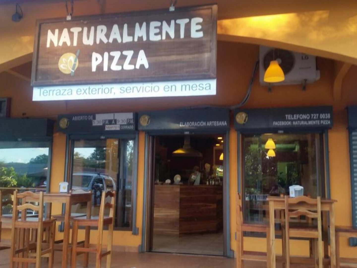 Naturalmente Pizza