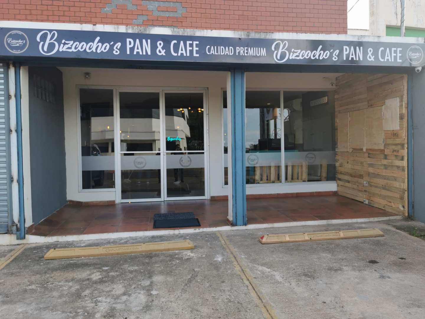 Bizcochos Pan Cafe