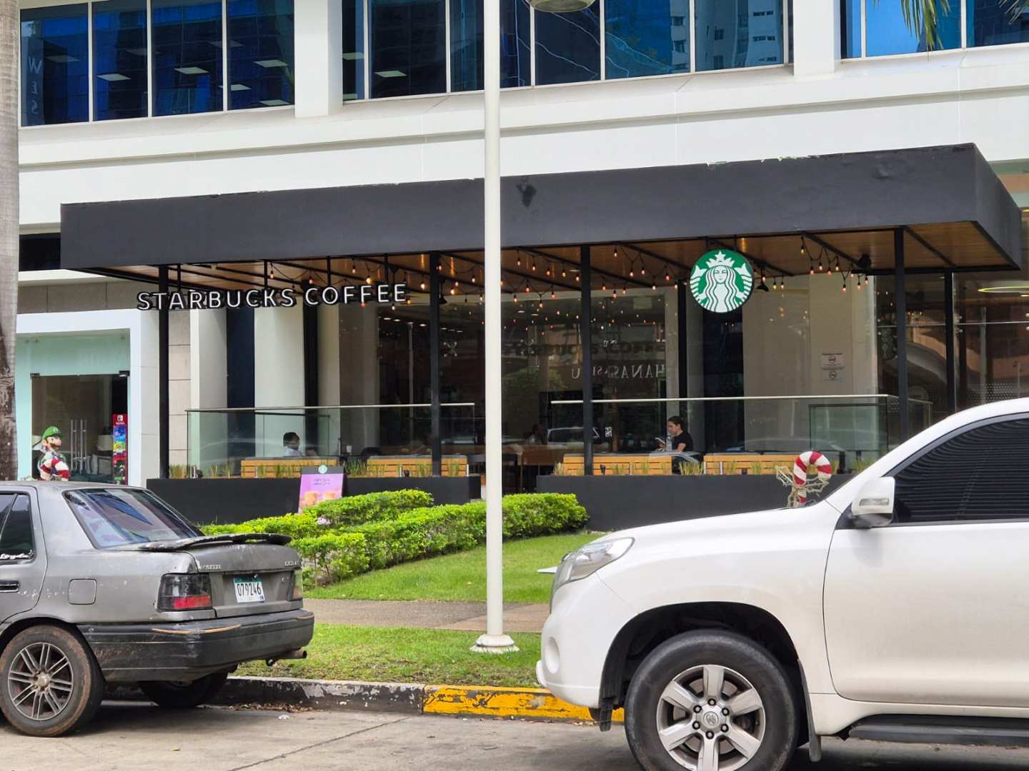 Starbucks (Av. de La Rotonda)