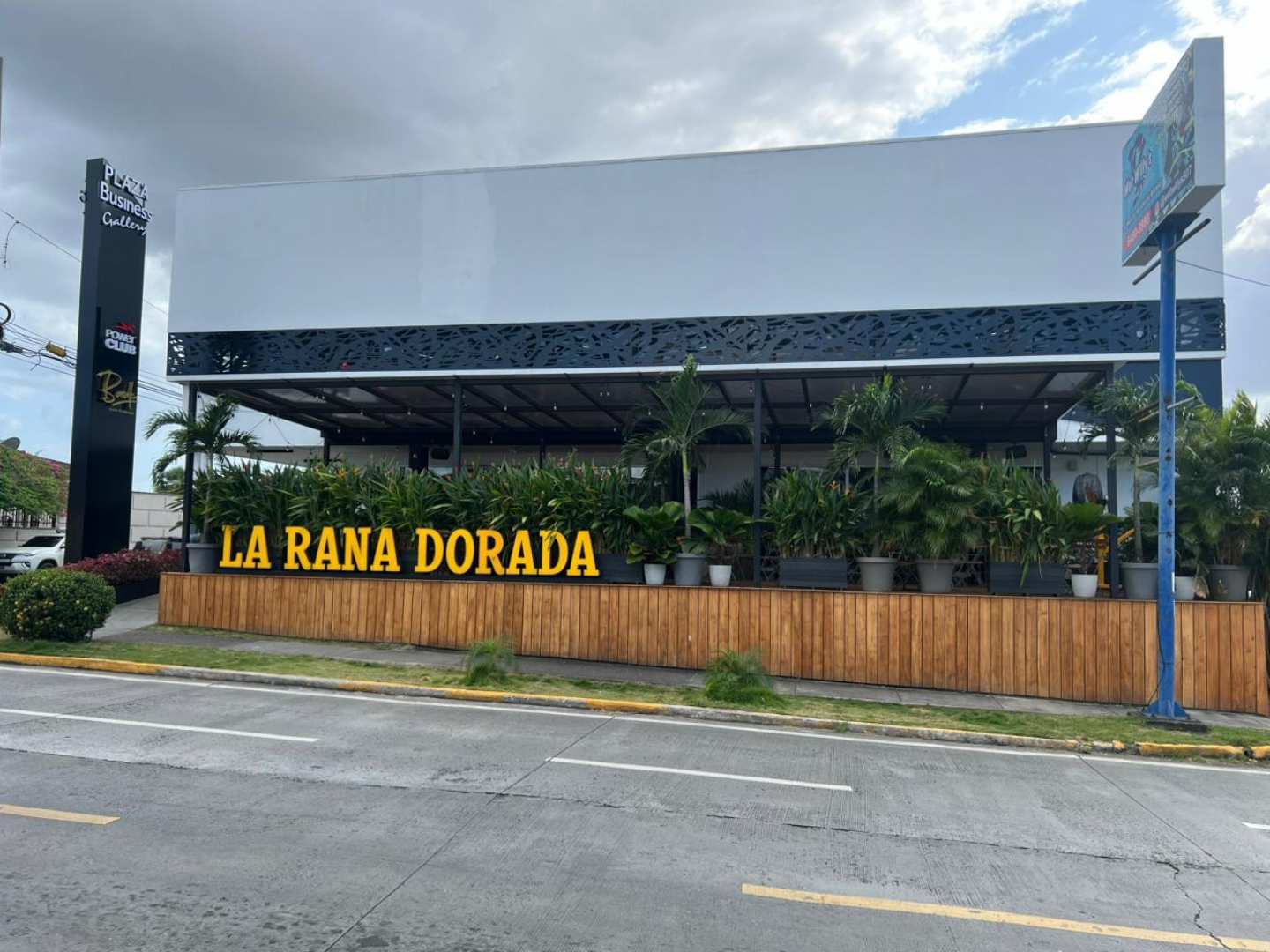 La Rana Dorada (Brisas del Golf)