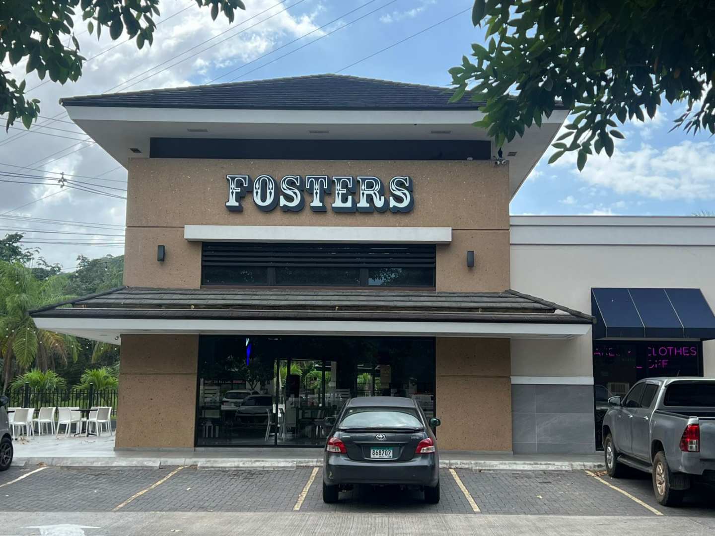 Fosters (Brisas del Golf )