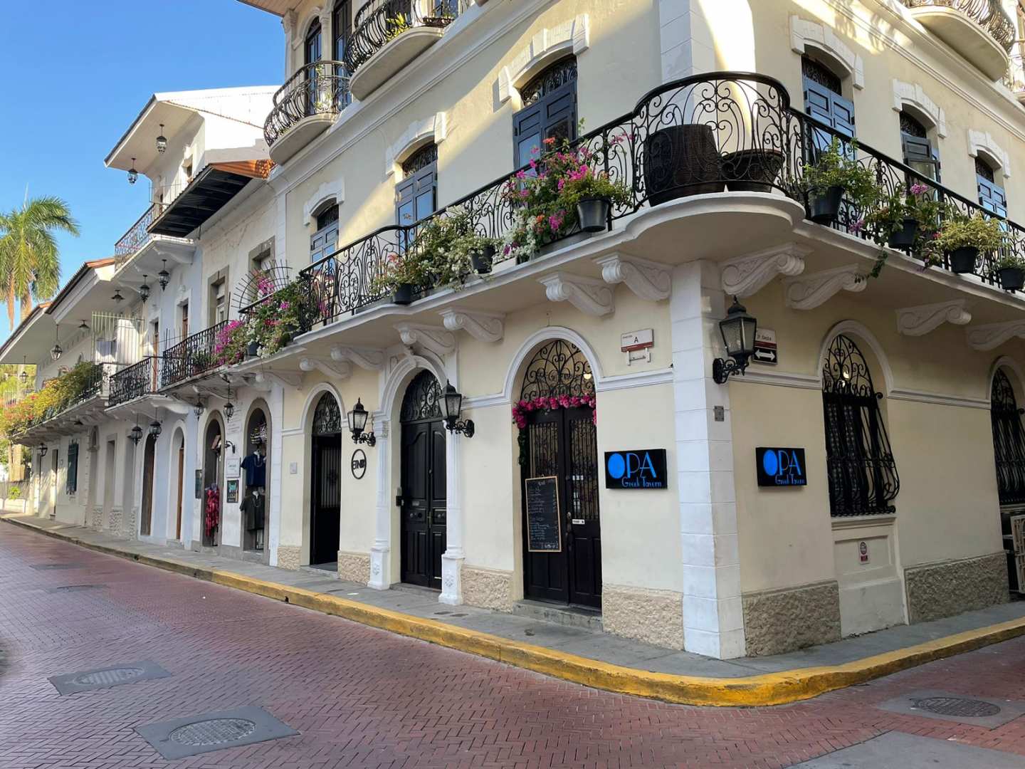 Opa Greek Tavern (Casco Antiguo)